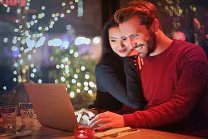 Online Dating Etiquette: Do’s and Don’ts of Online Relationships